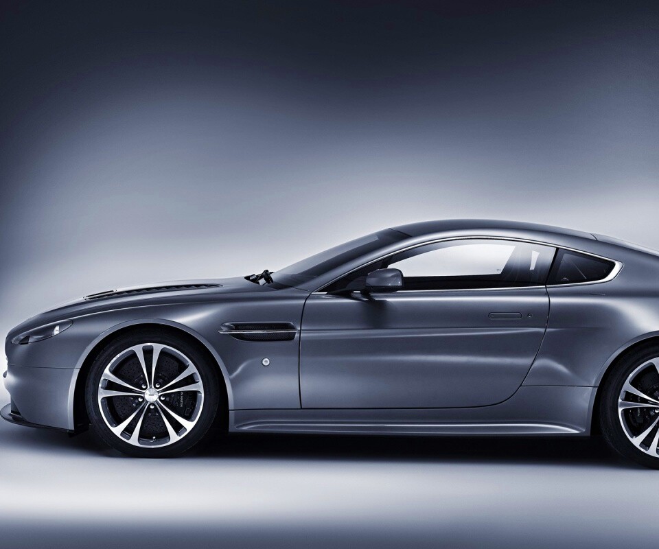 Астон Мартин обои