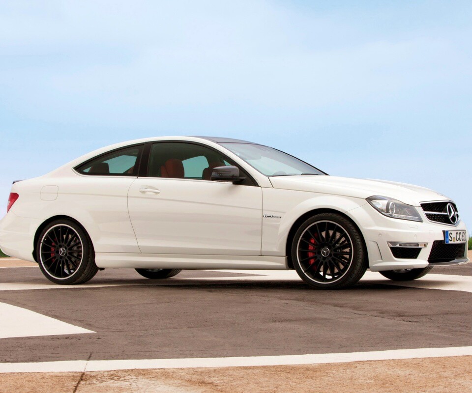Mecedes C63 обои