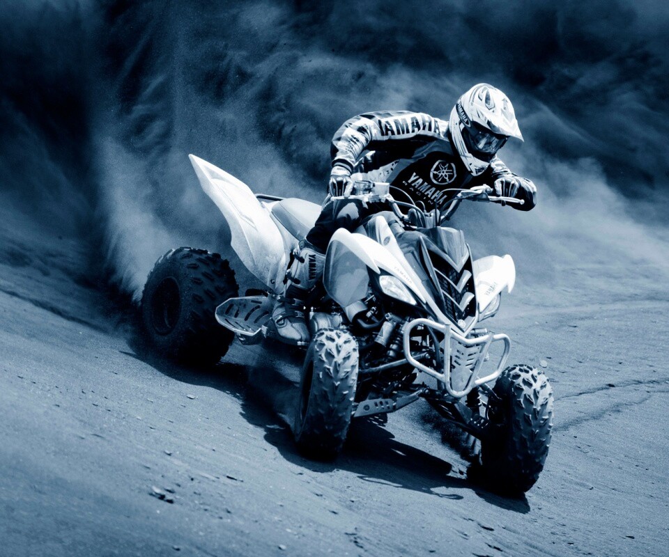 Спортсмен на квадроцикле обои