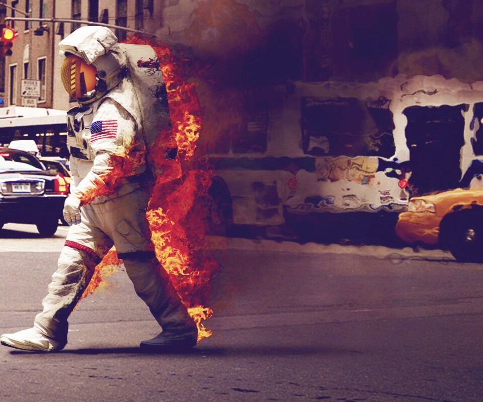 Астронавт в огне обои