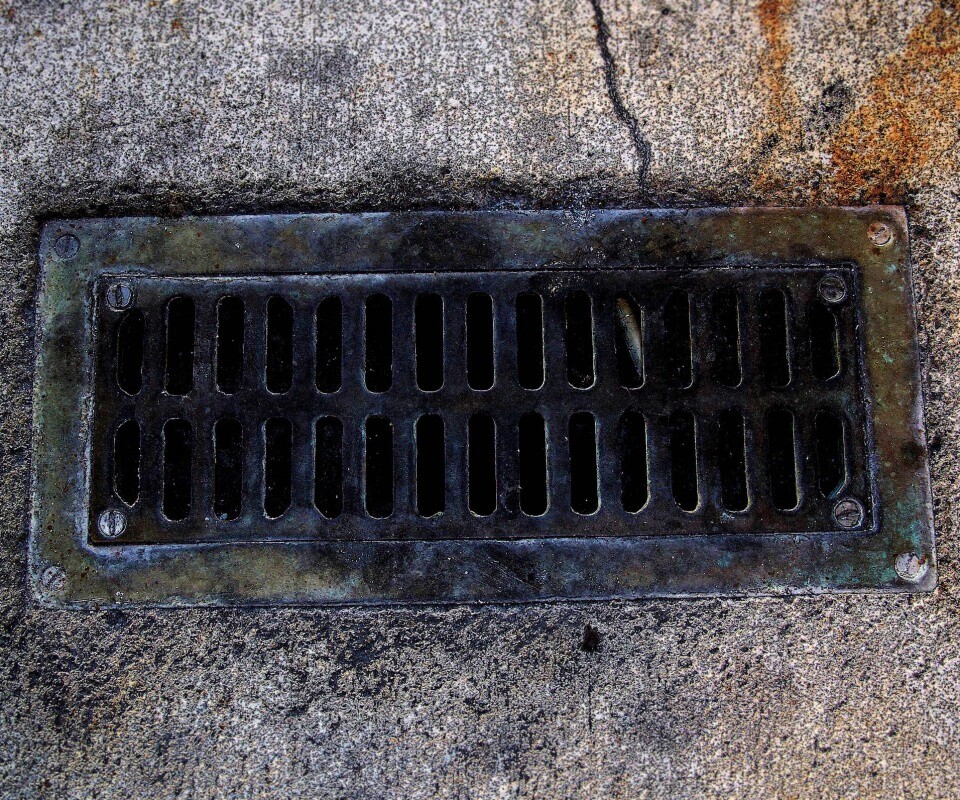 Канализационная решетка обои