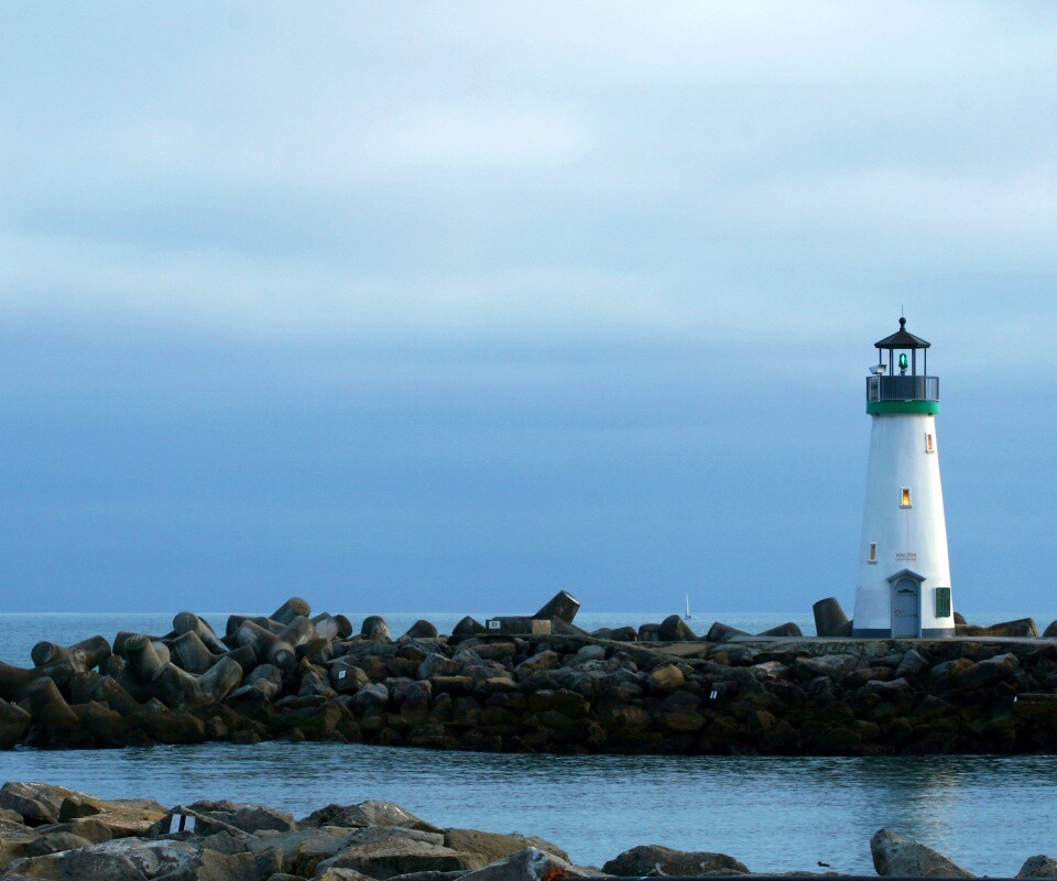 Маяк в порту Санта-Круз обои