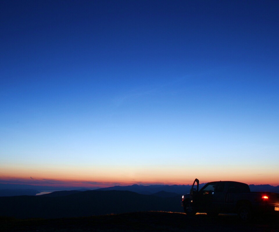 Авто на фоне заката обои