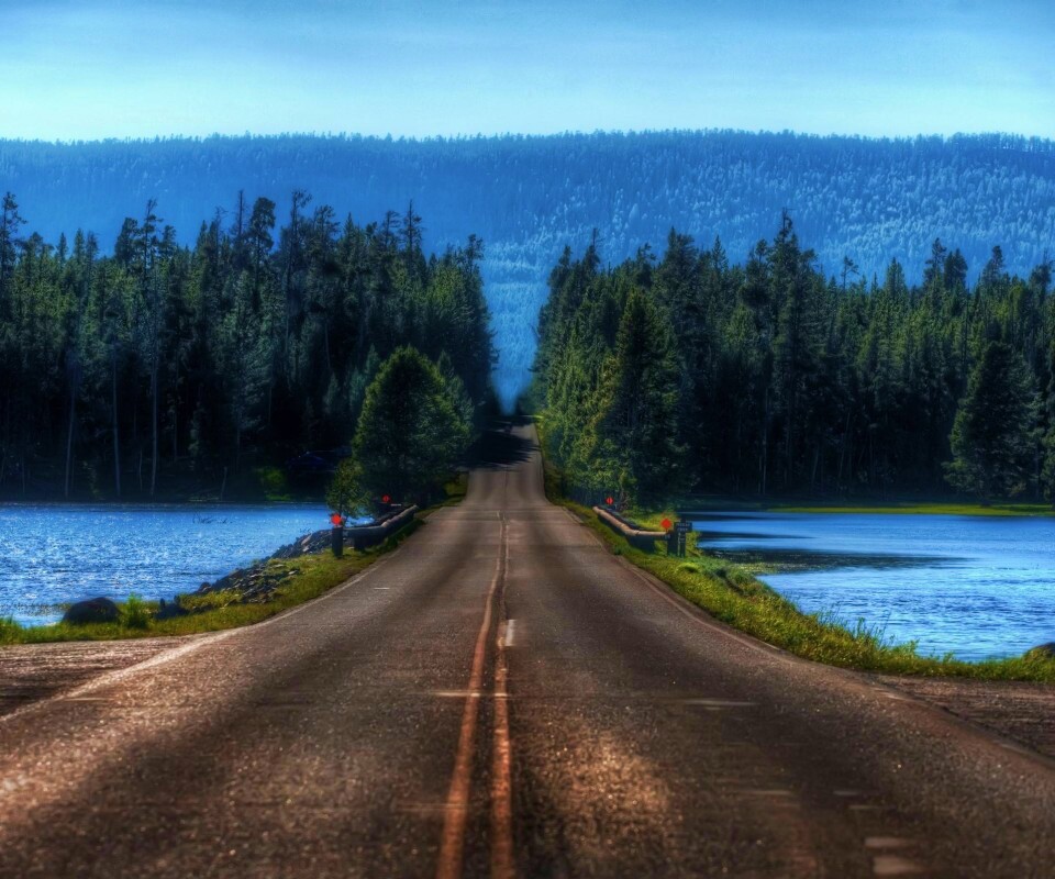 Дорога через озеро обои