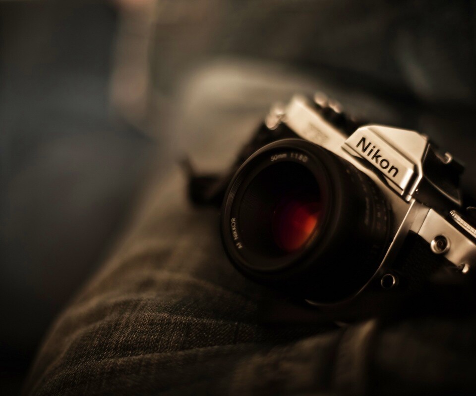 Плёночный фотоаппарат Nikon обои