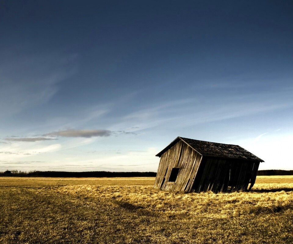 Покосившийся сарай обои