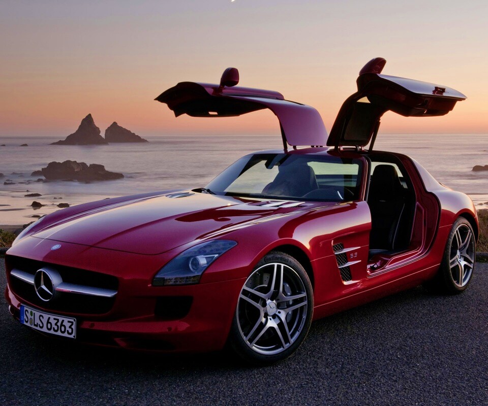 Мерседес на побережье обои