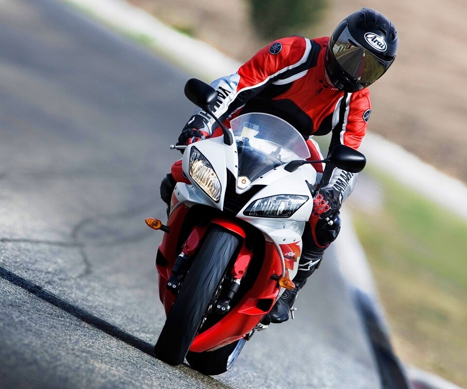 Мотоциклист на спортбайке обои