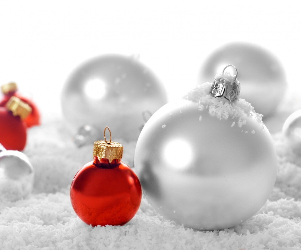 Красно-белые игрушки  обои