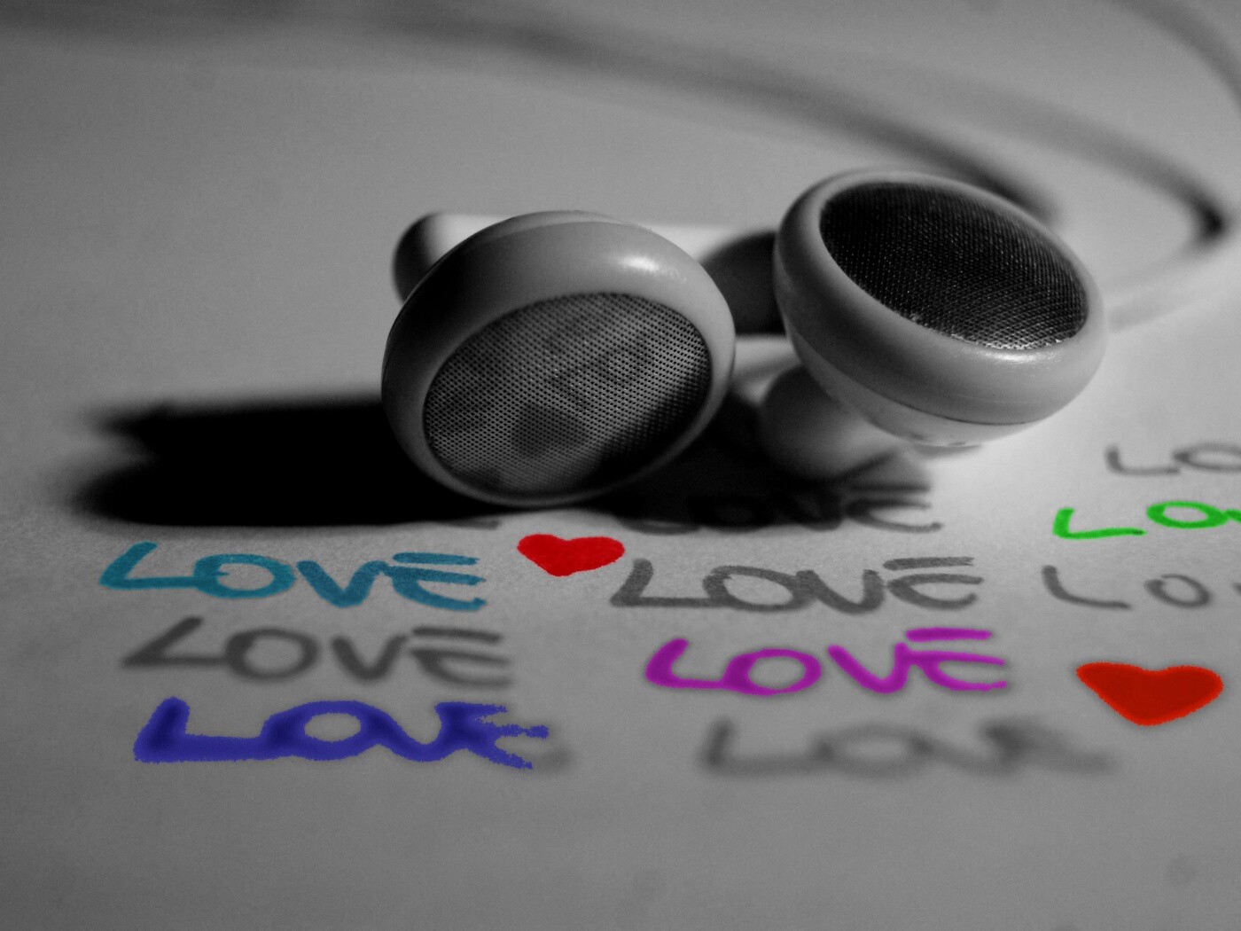 Наушники и любовь обои