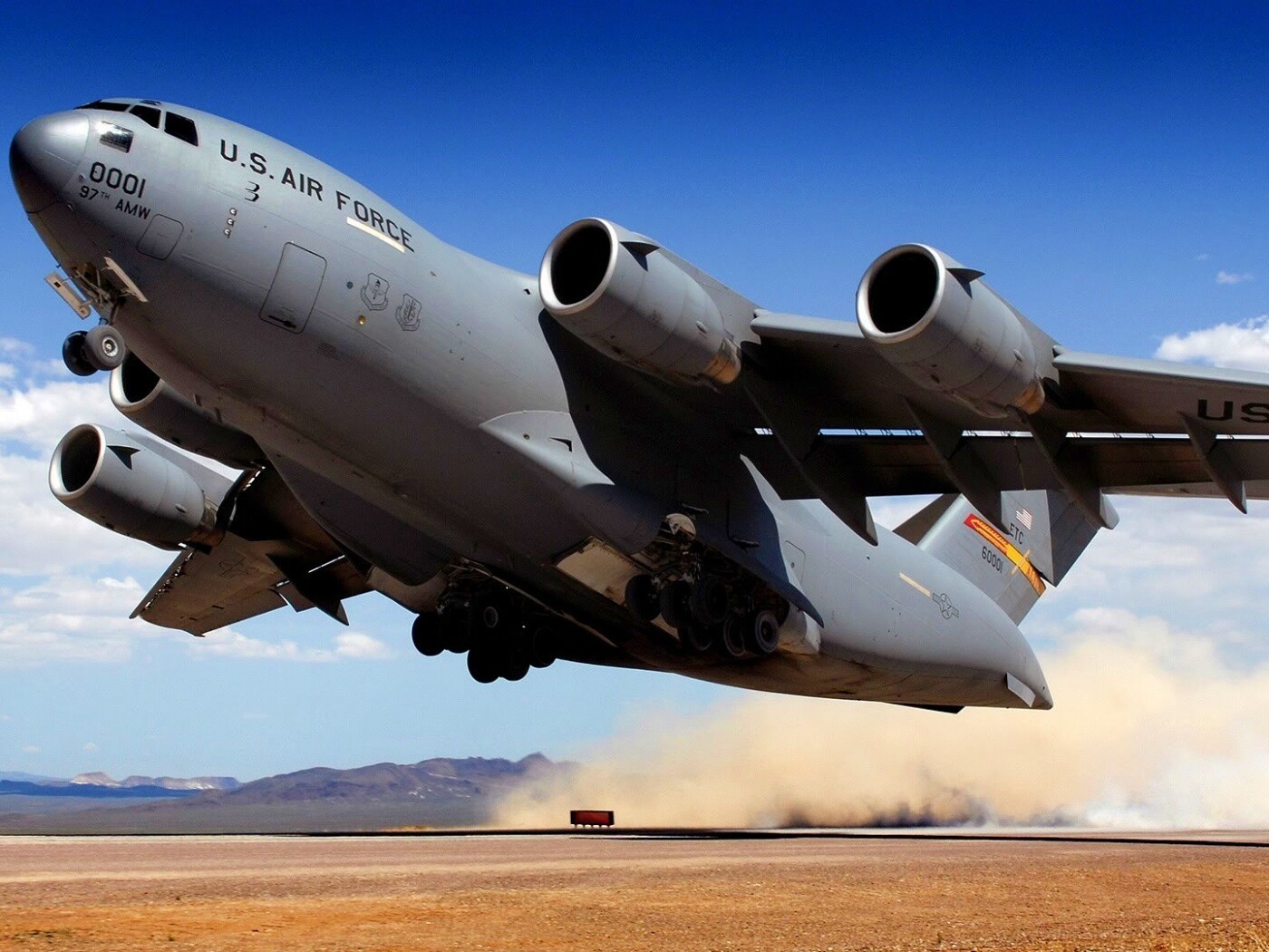 Транспортный самолет воздушных сил США обои