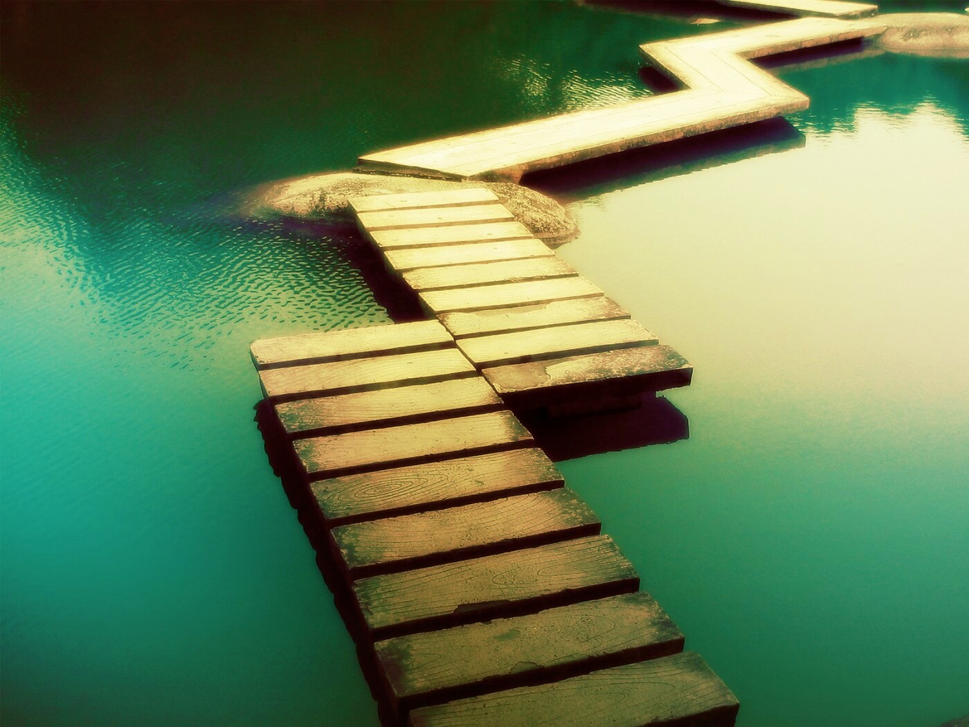 Дорожка над водой обои