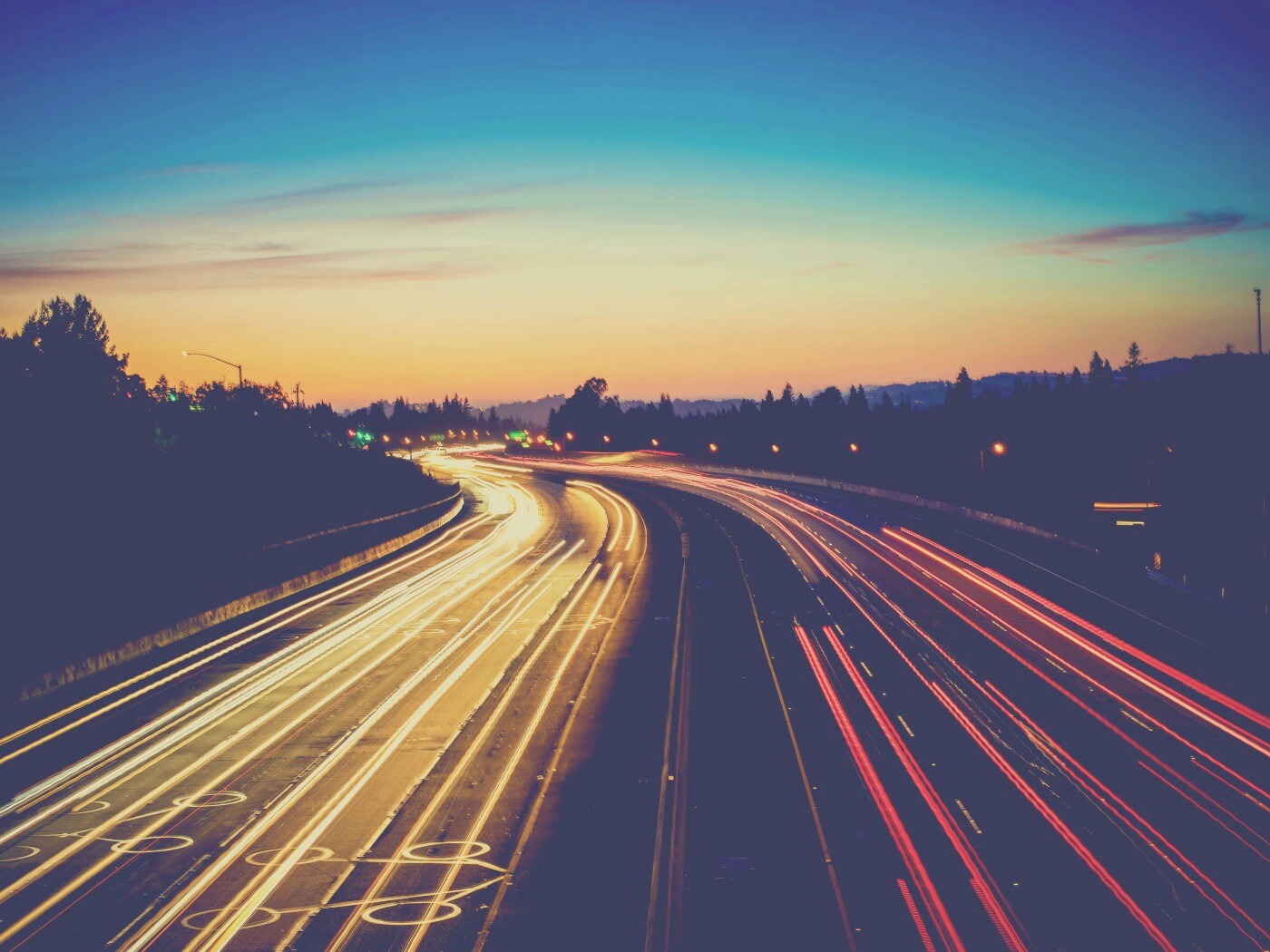 Автострада в огнях обои