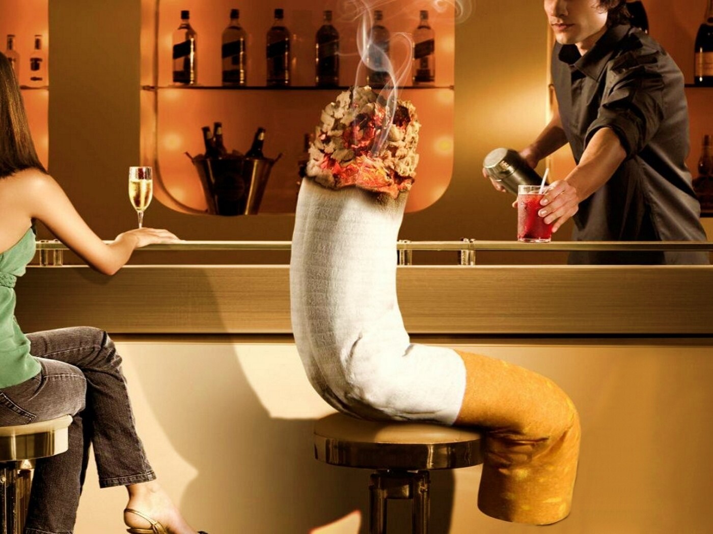 Сигарета в баре обои