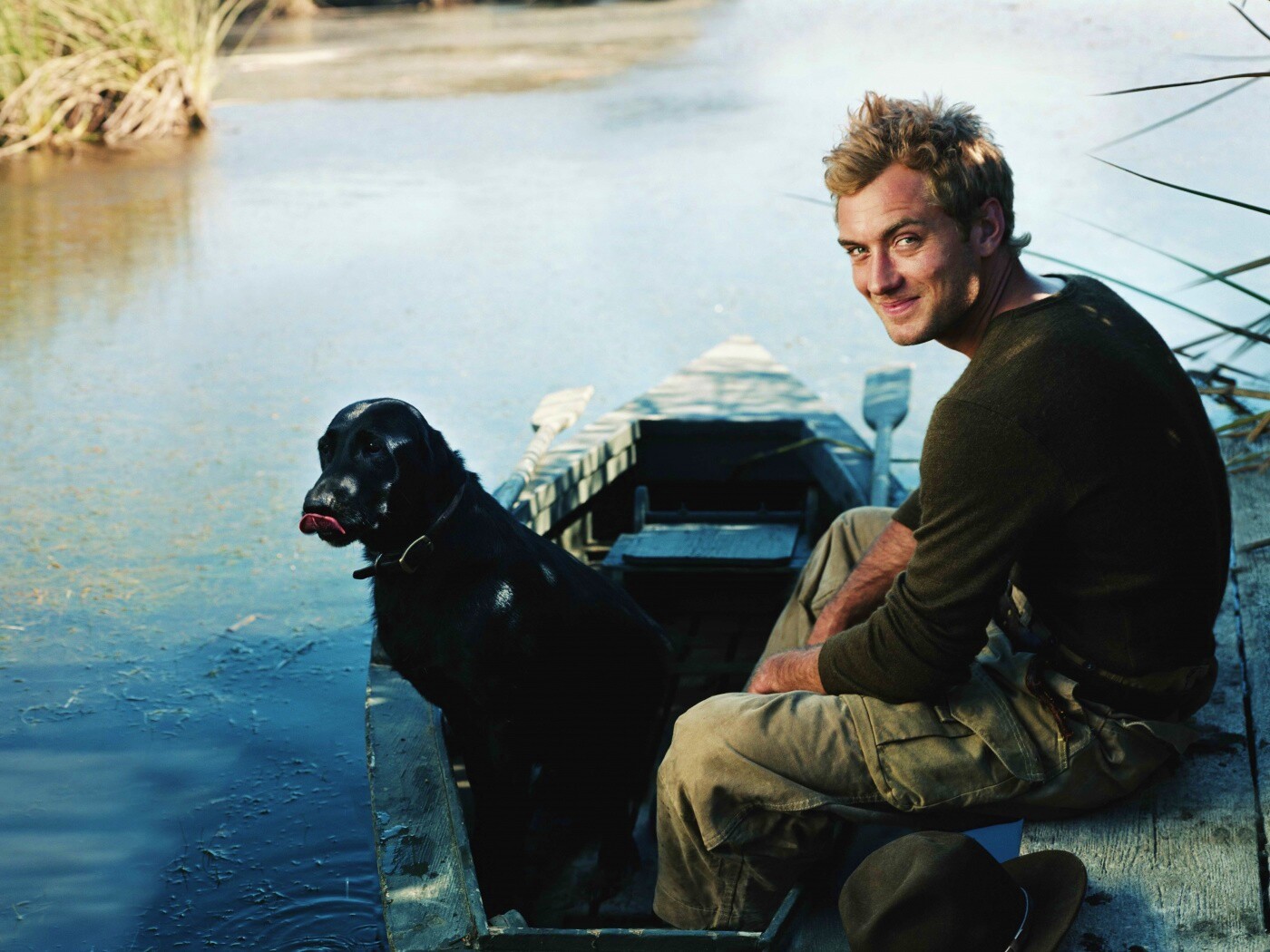 Джуд Лоу на лодке обои