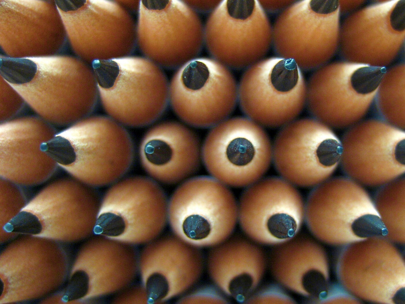 Чёрные карандаши обои