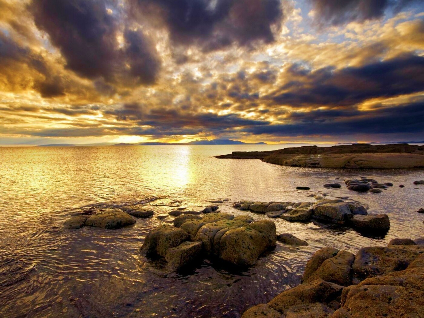 Красивый вид на вечернее море обои