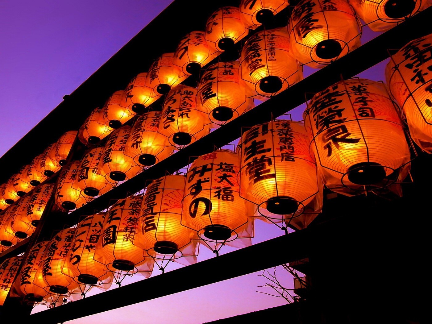 Японские фонарики вечером обои
