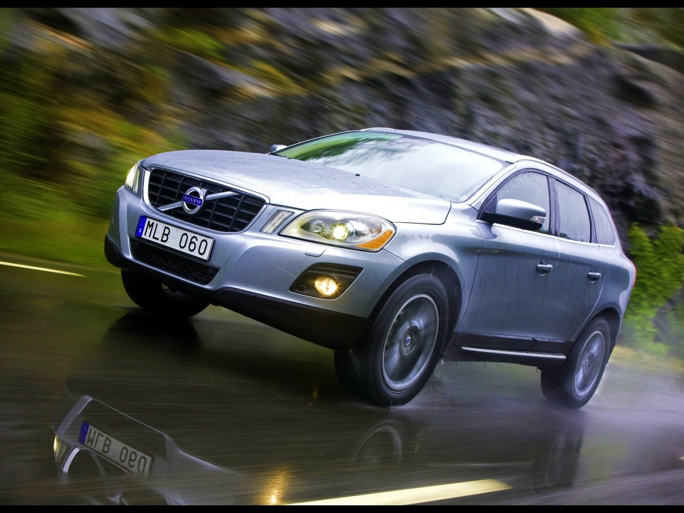 Кроссовер Вольво обои