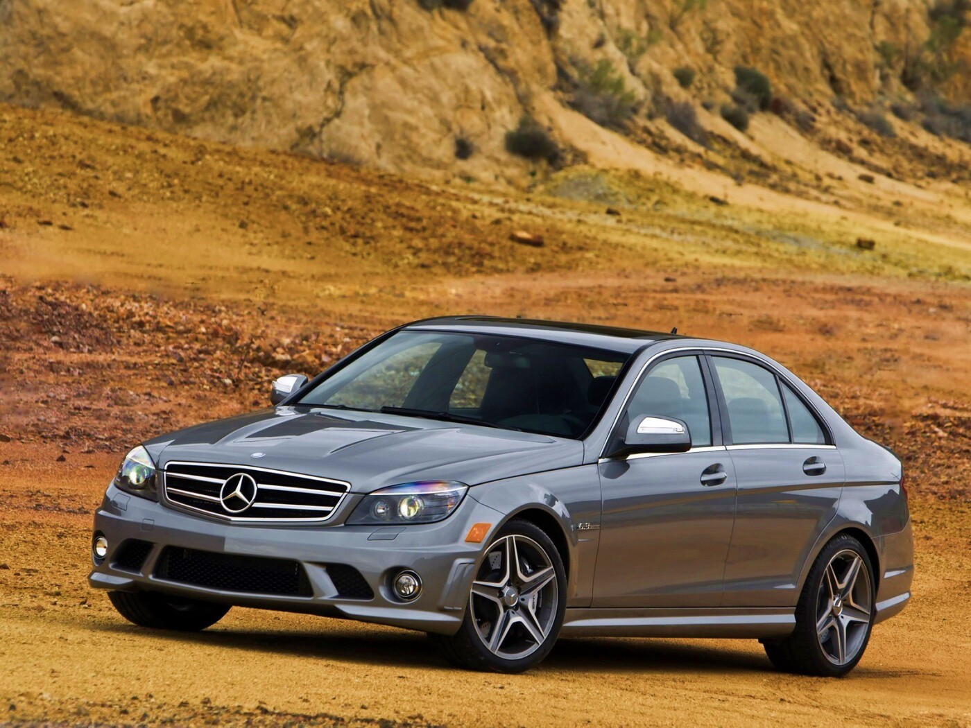 Мерседес в карьере обои