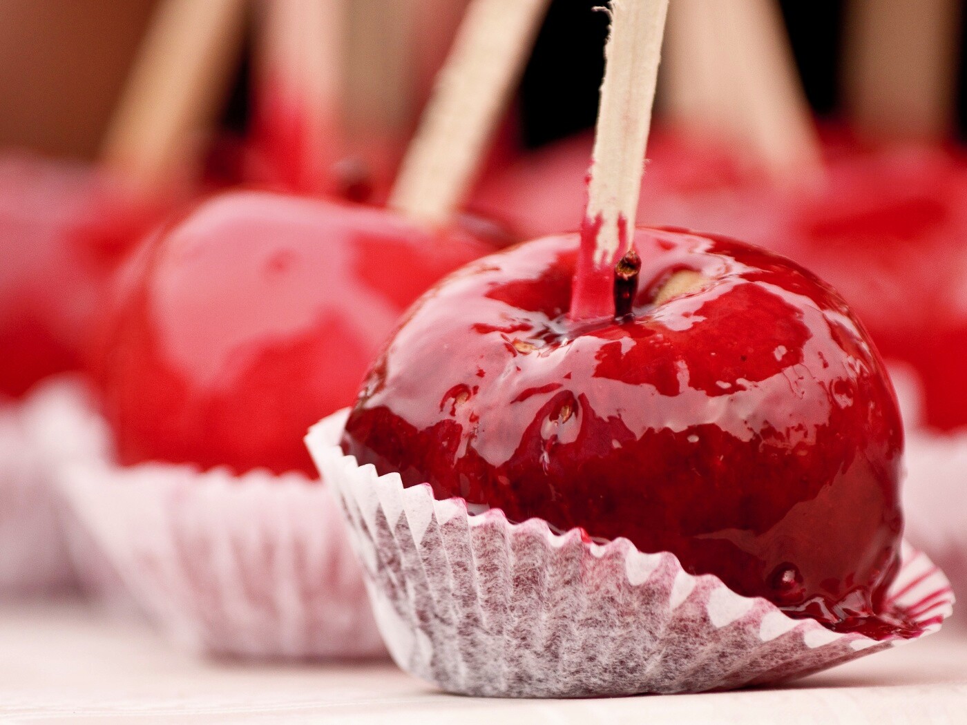 Яблочко в карамели обои