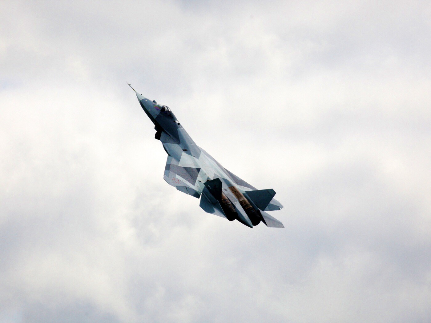 Истребитель взмывает вверх обои