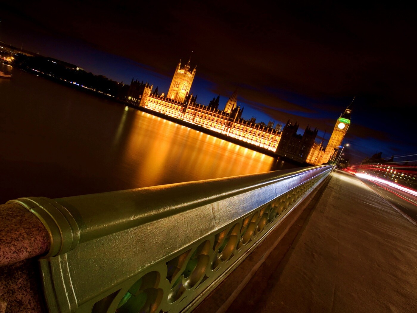 Перила тауэского моста обои