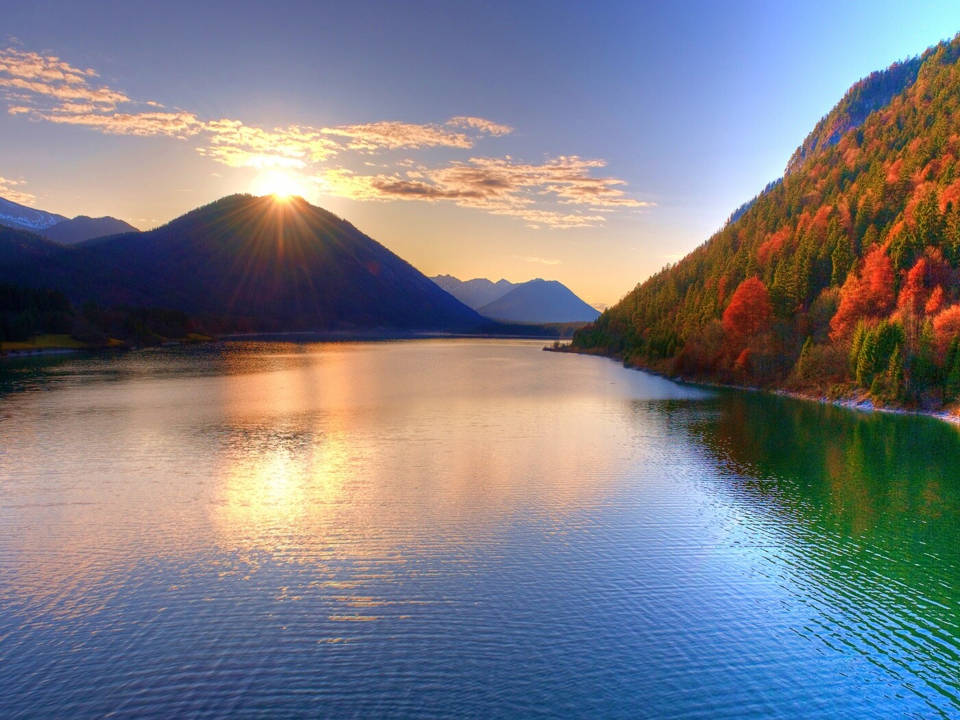 Закат в горах обои