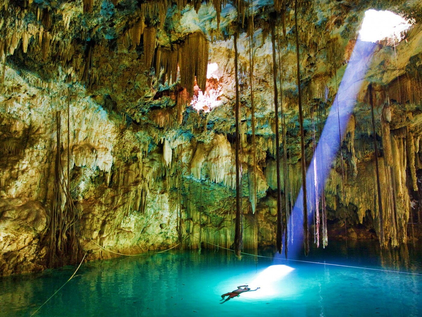 Пещера сталактитов обои