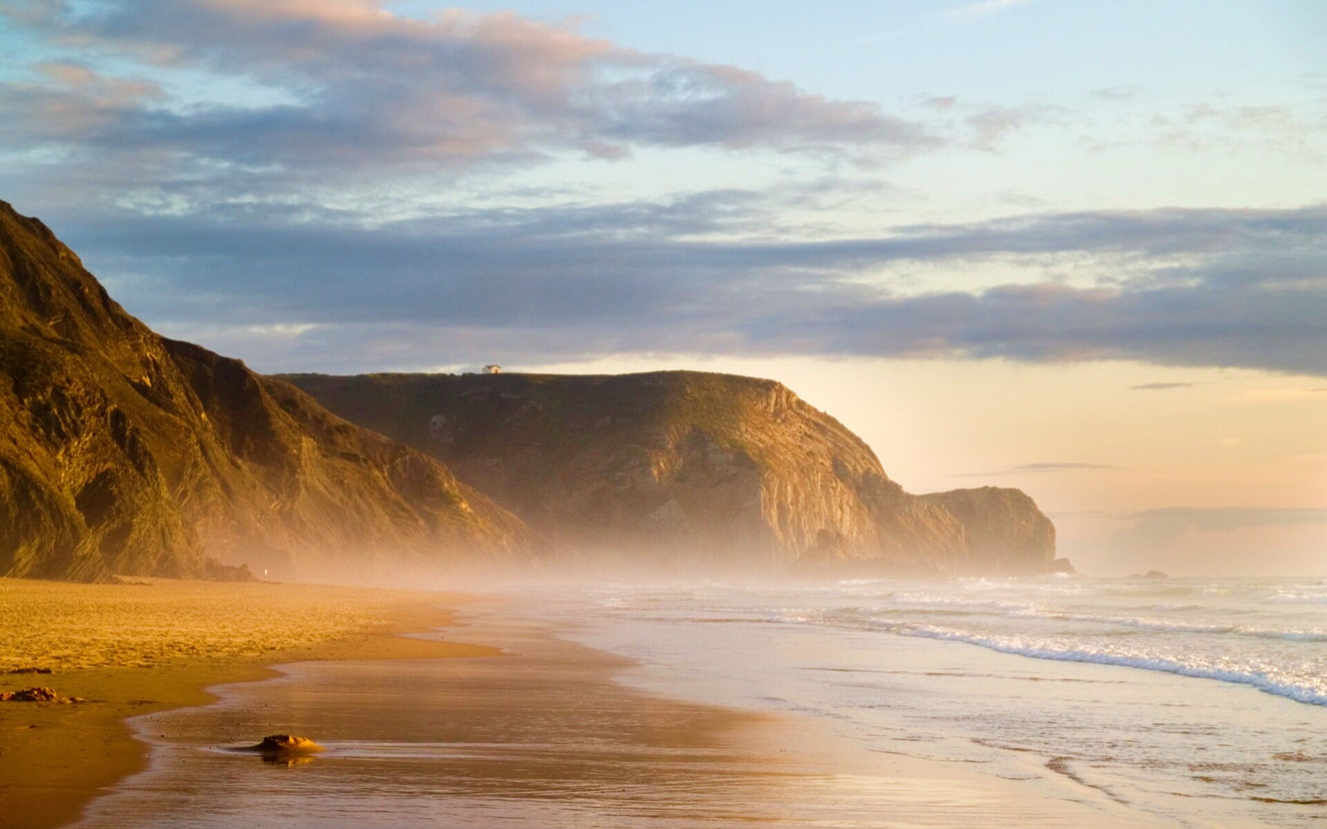 Горы уходящие в море обои