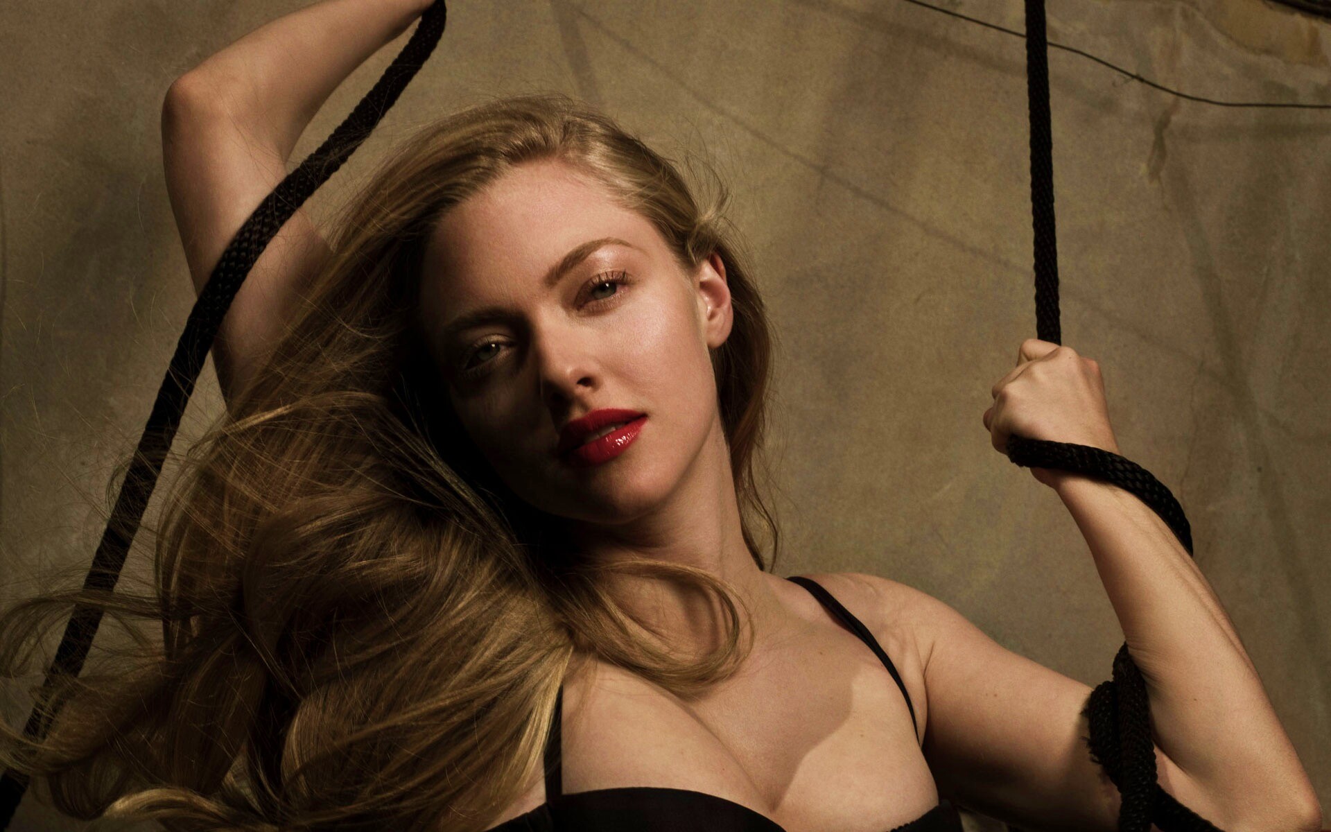 Аманда Сейфрид обои