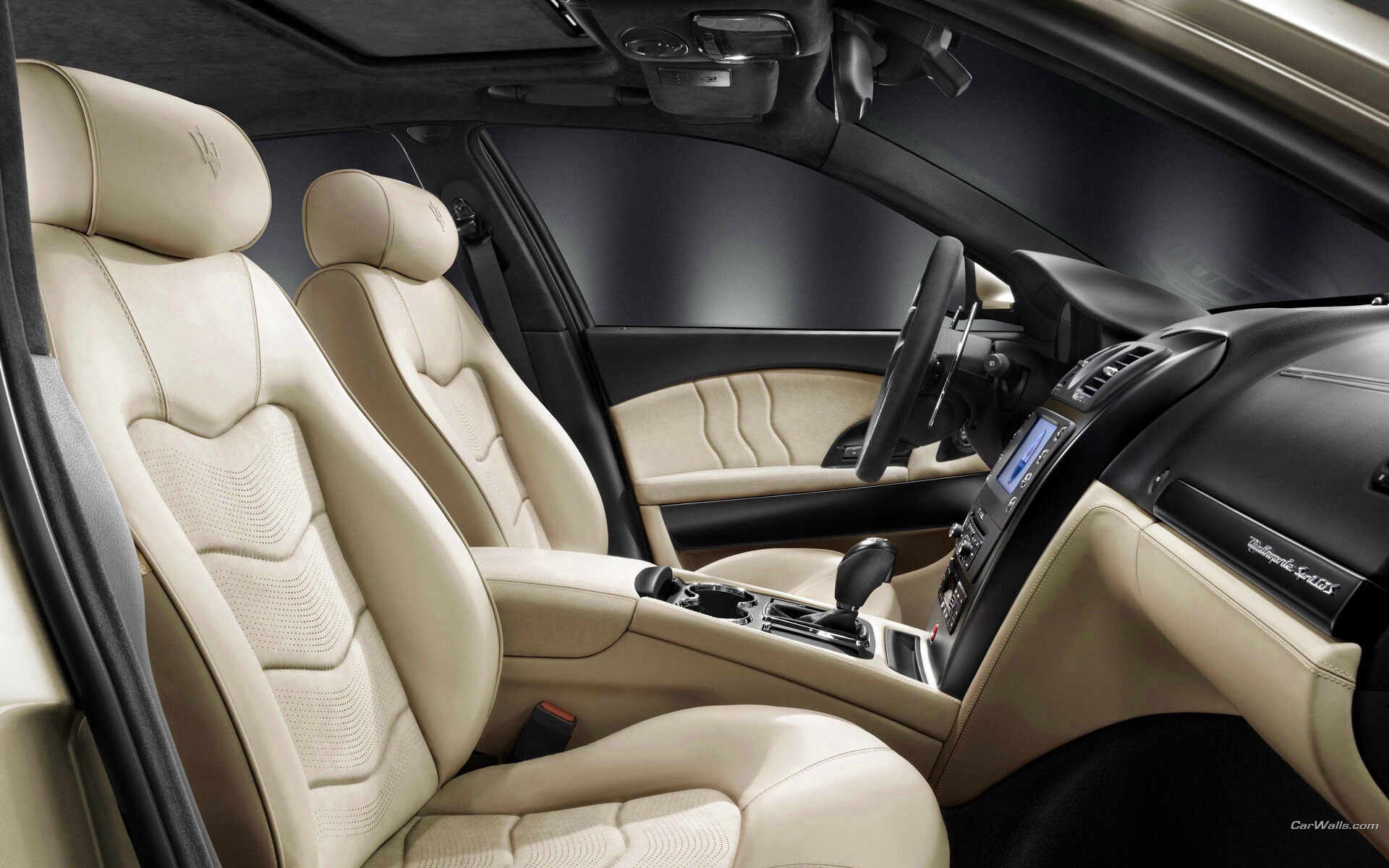 Салон Мазерати Quattroporte обои
