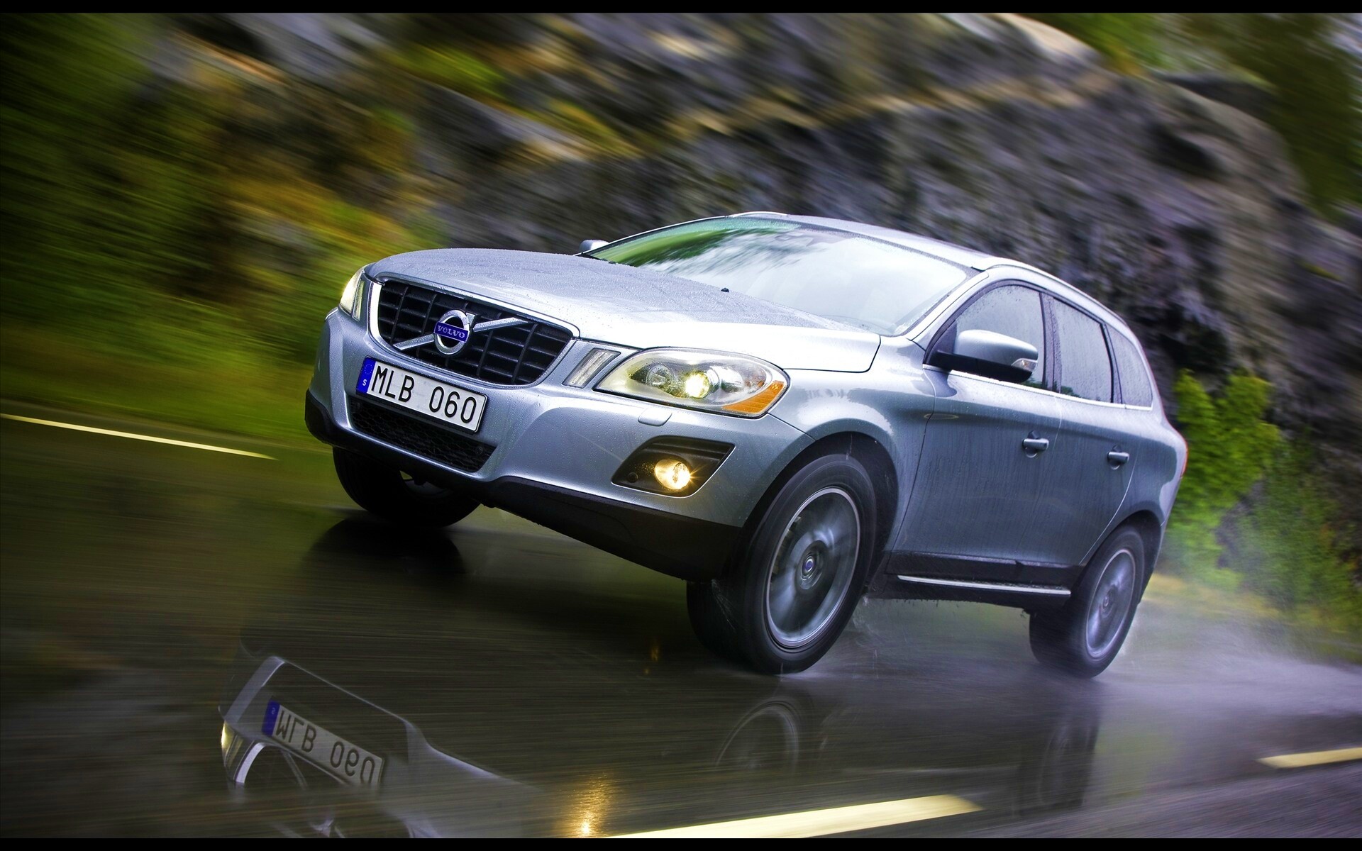 Кроссовер Вольво обои