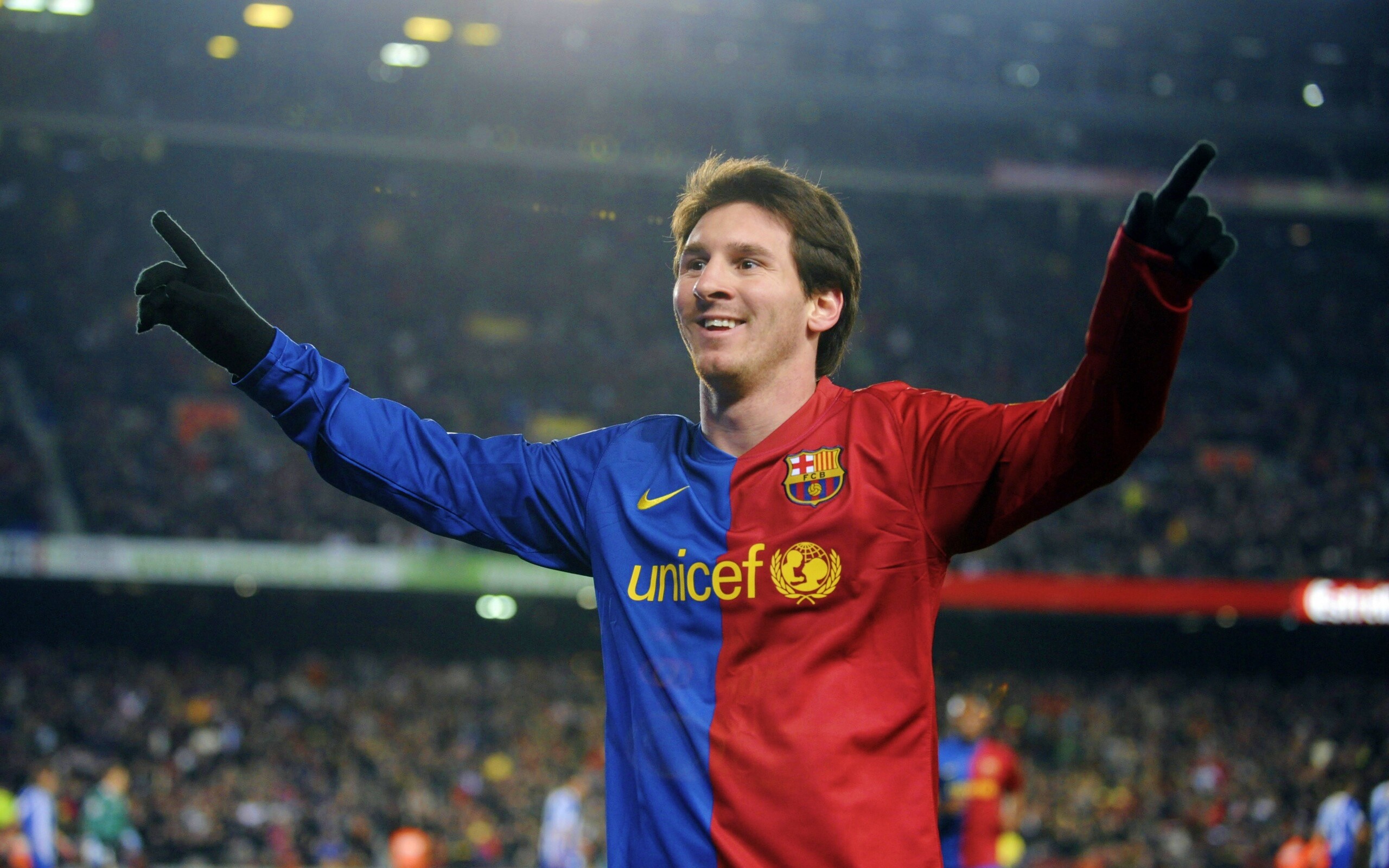 Месси на поле обои