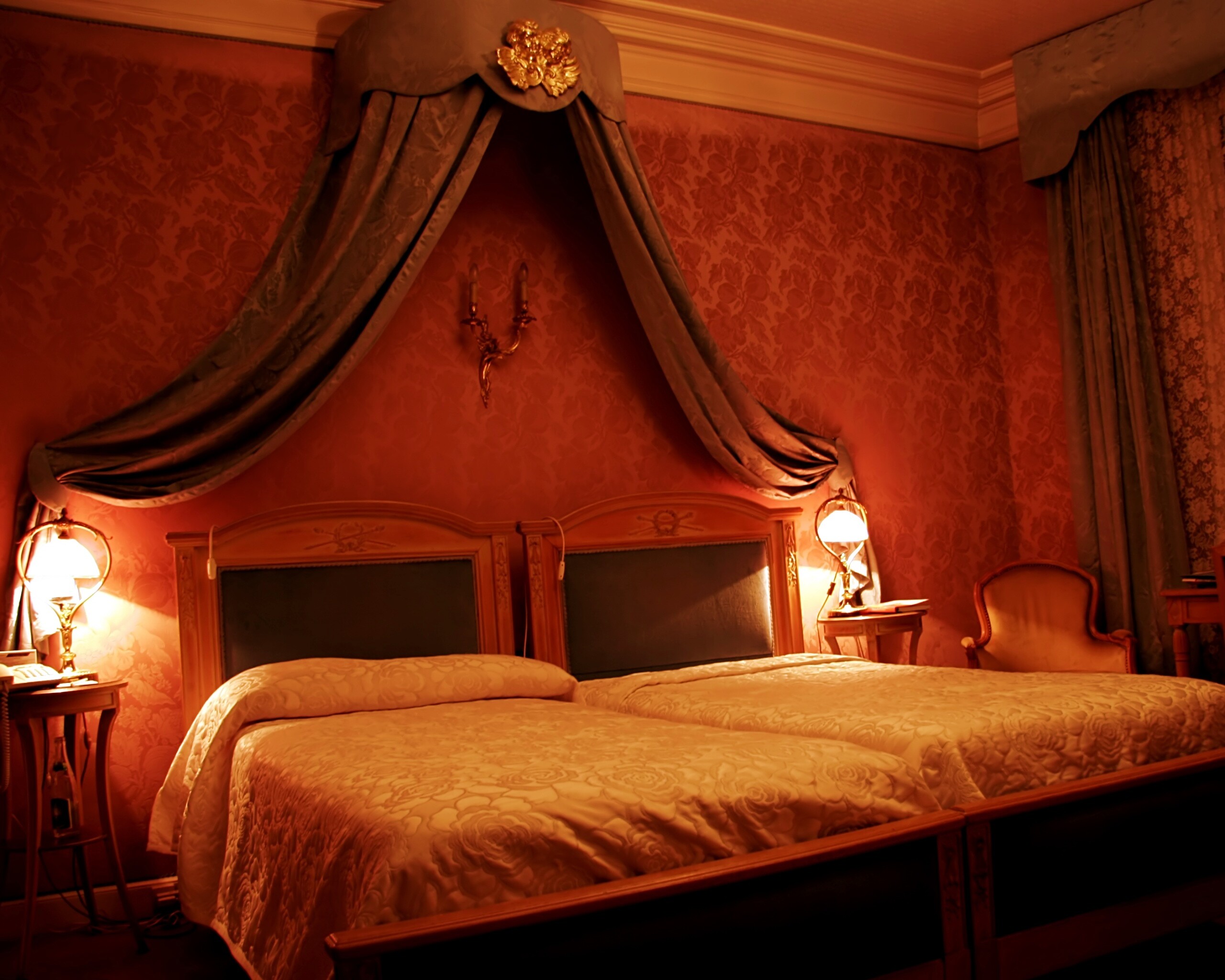 Спальня обои