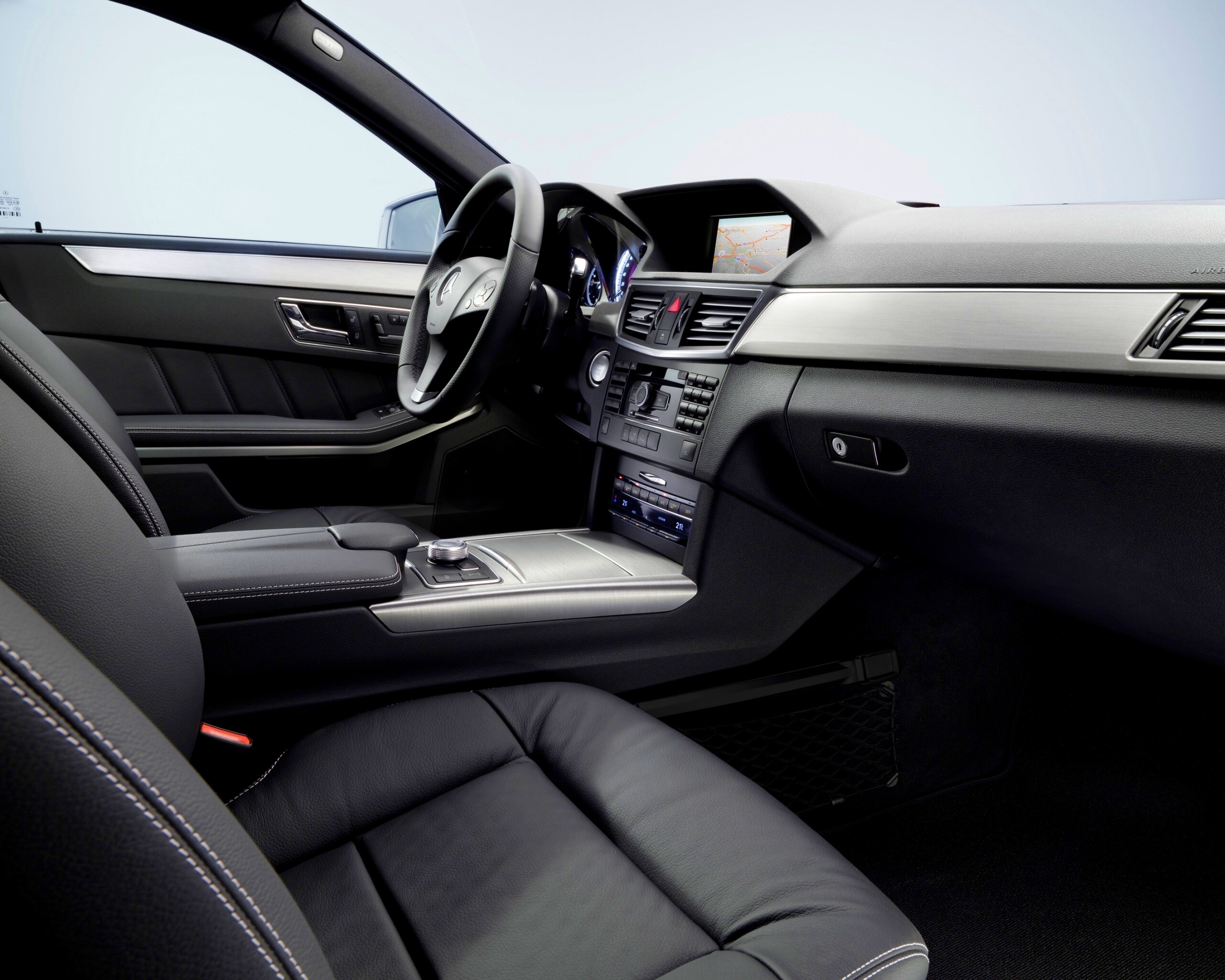 Салон мерседеса обои