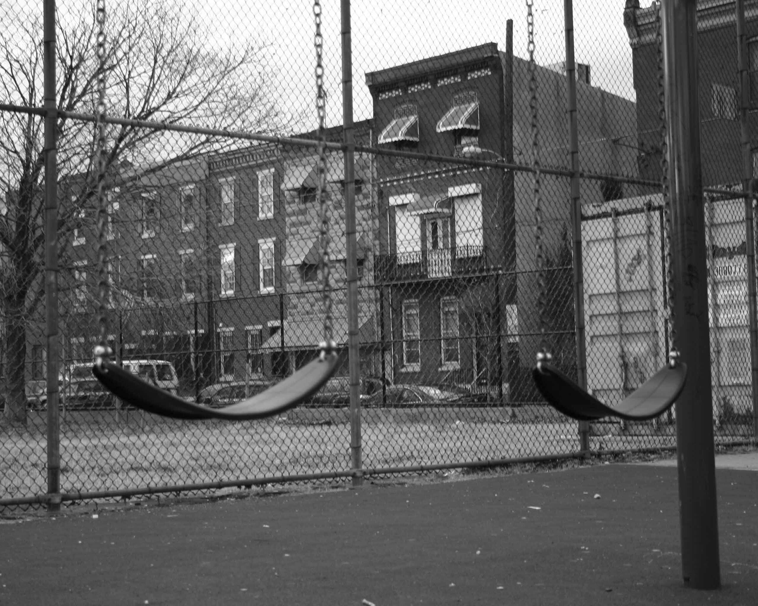 Пустые качели обои