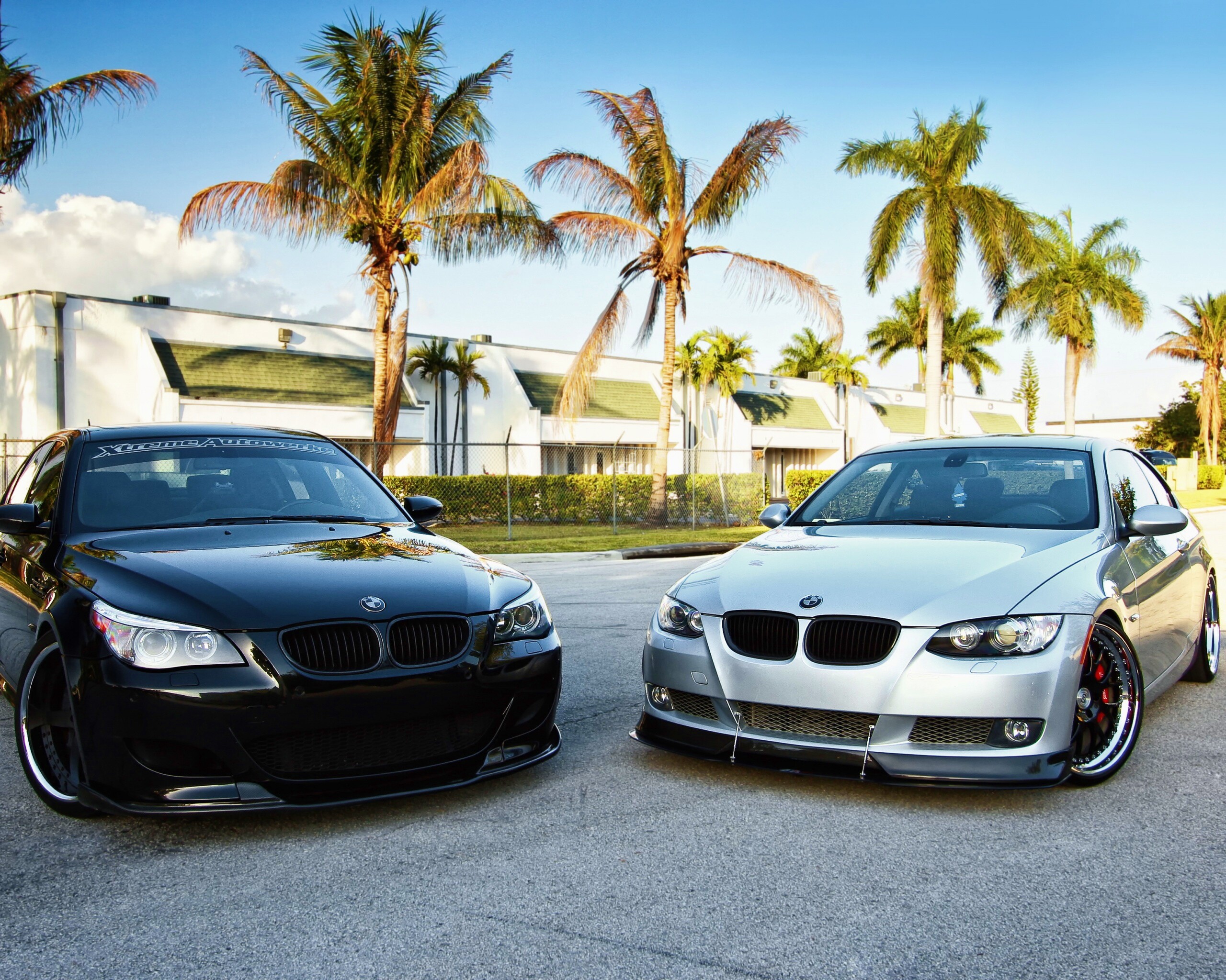 Чёрный и серебристый BMW обои