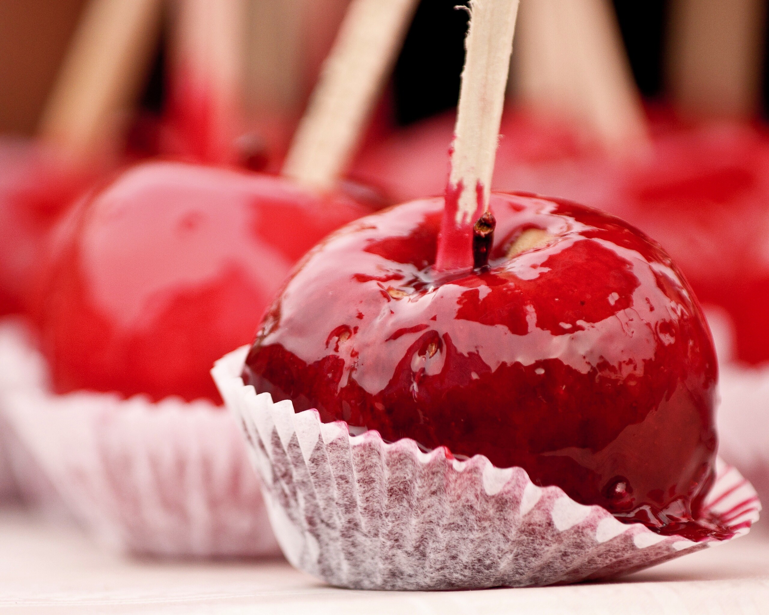 Яблочко в карамели обои