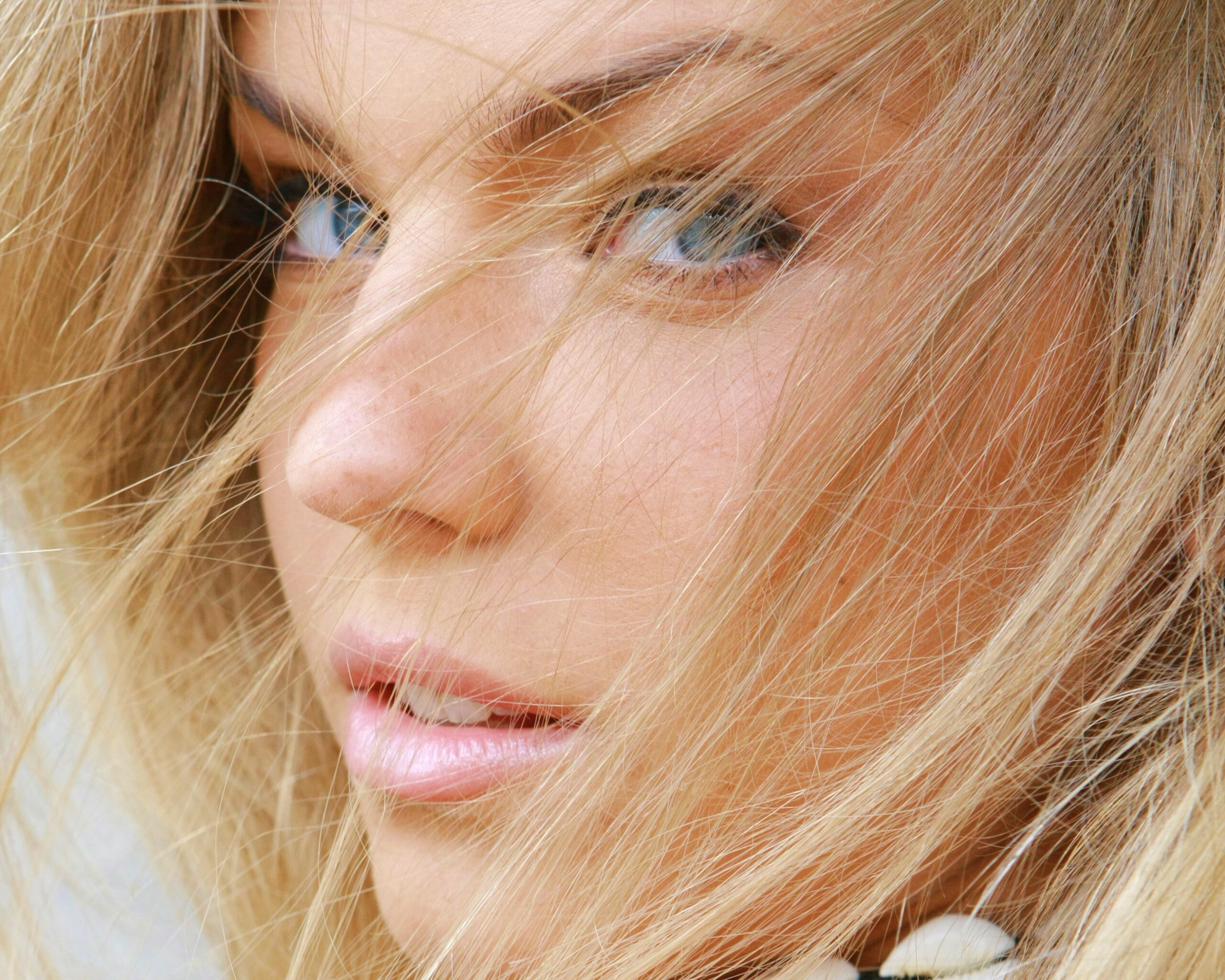 Завораживающий взгляд обои