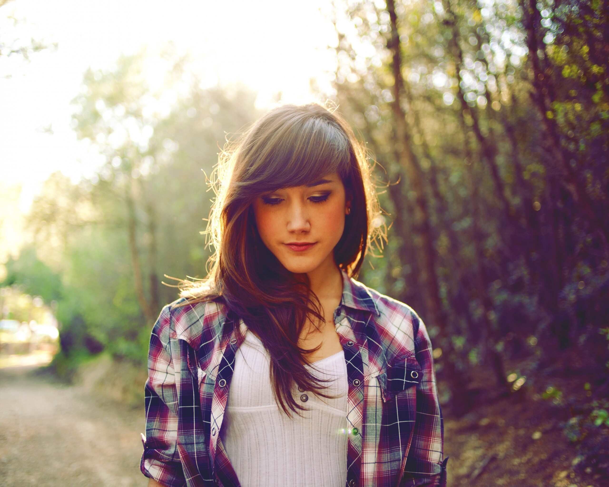 Девушка в парке обои