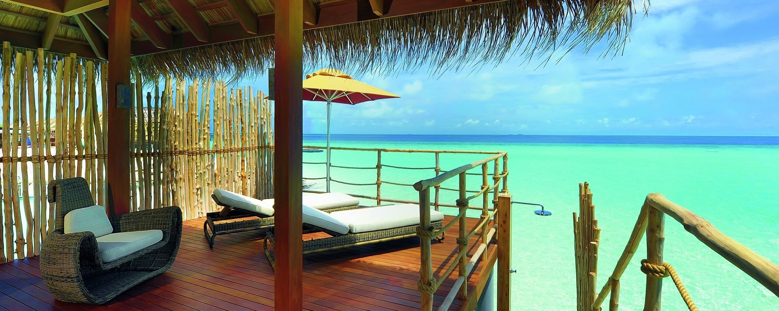 Домик на пляже обои