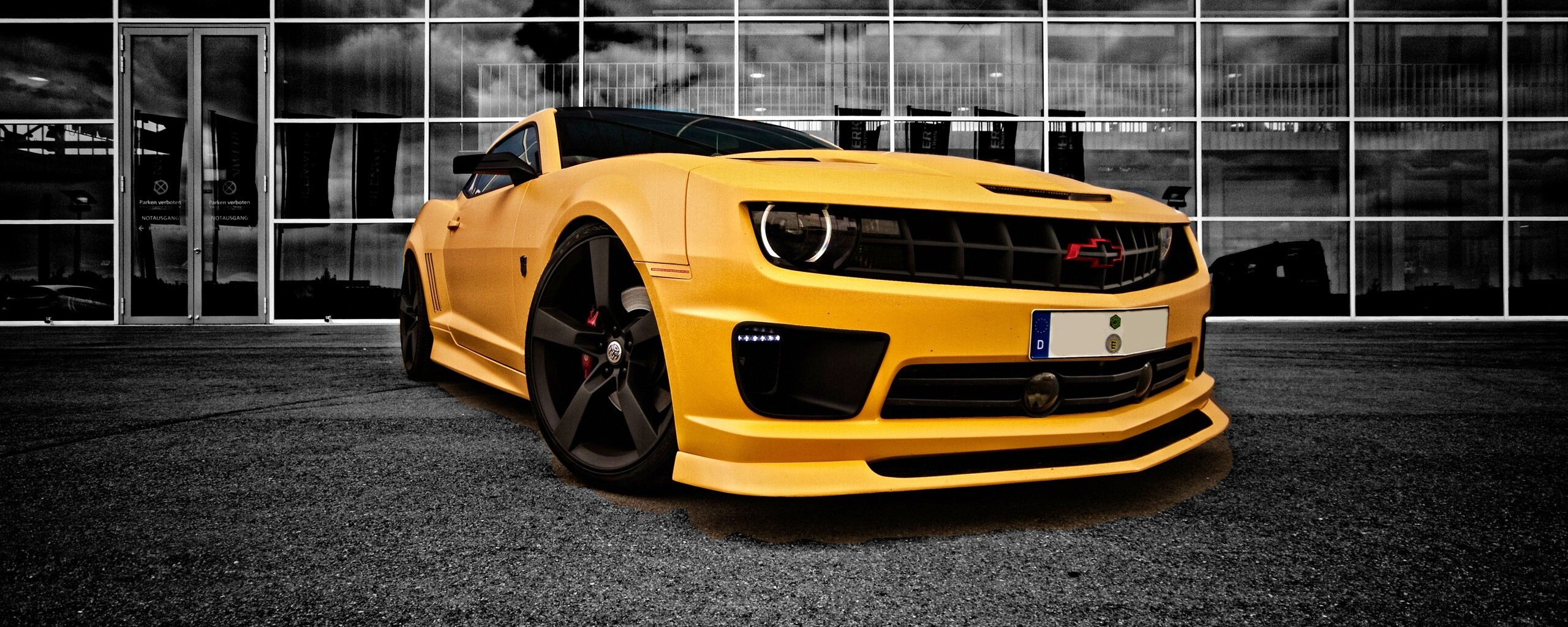 Желтый монстр обои