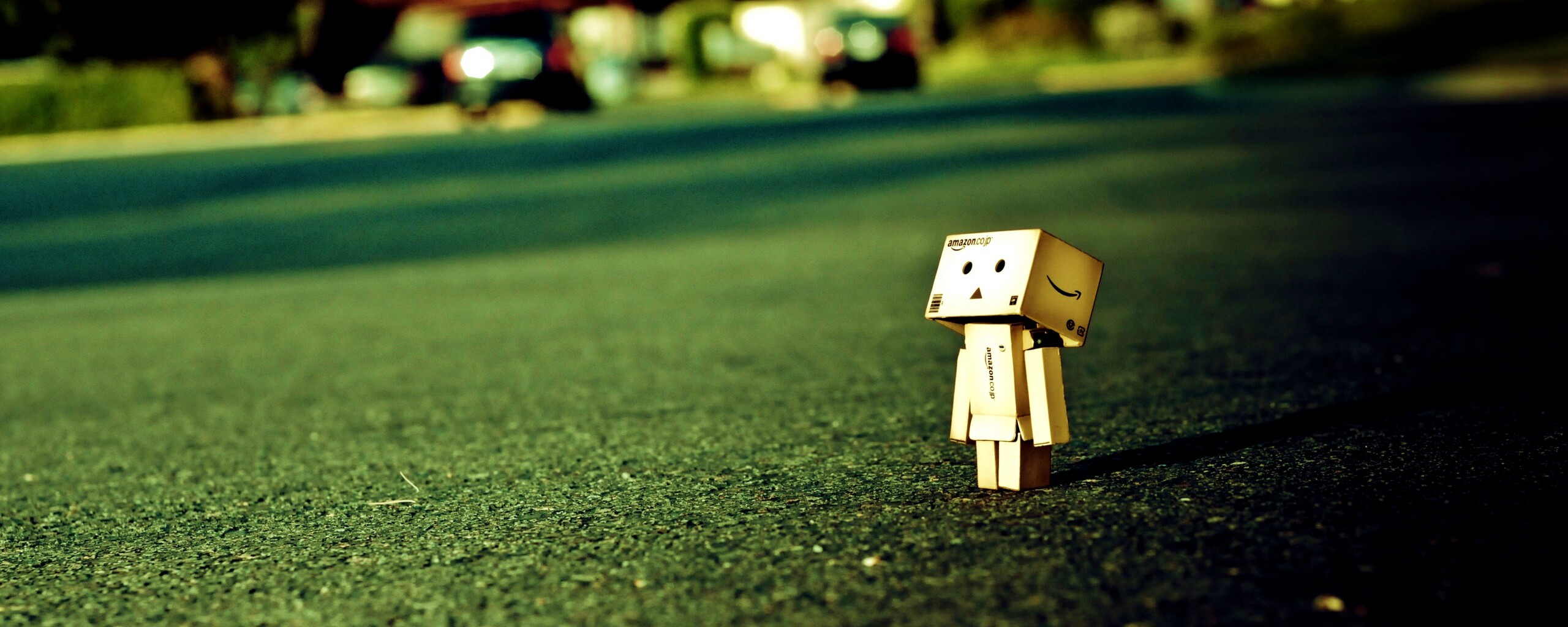 Данбо смотрит вверх обои