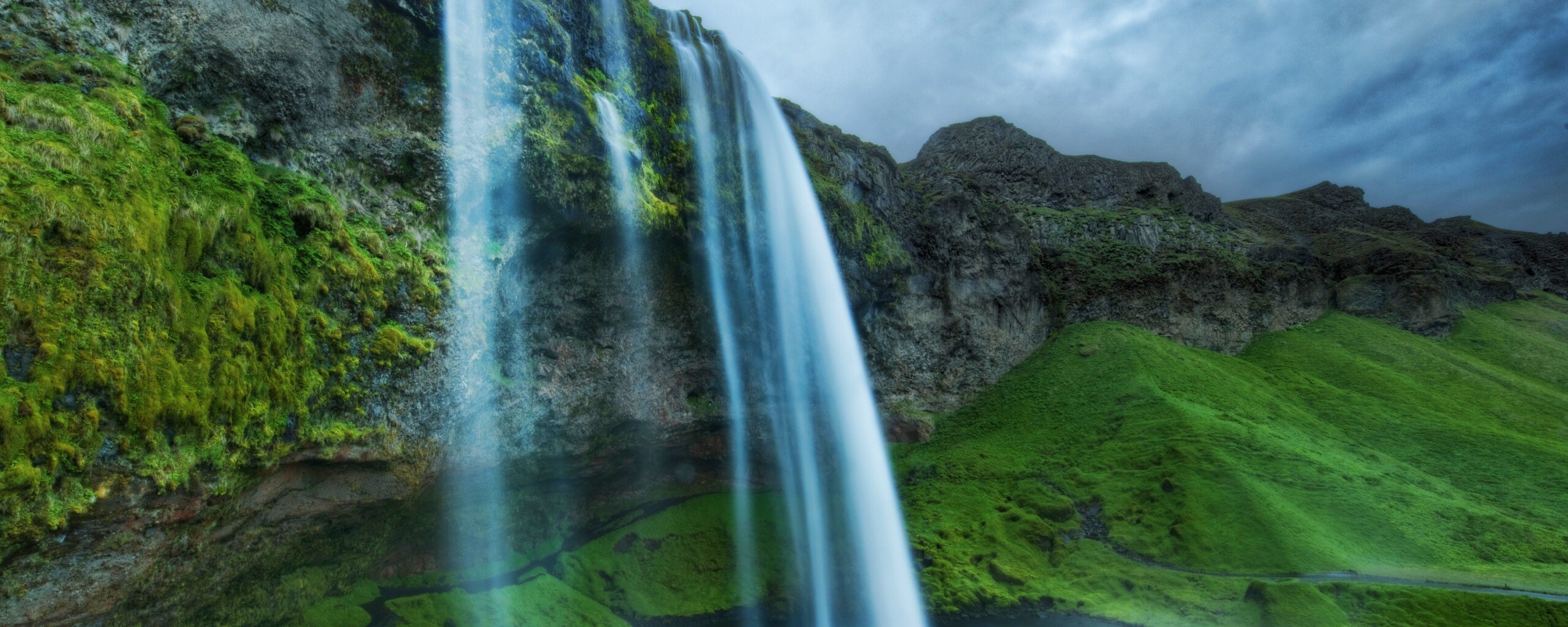 Нарисованный водопад обои