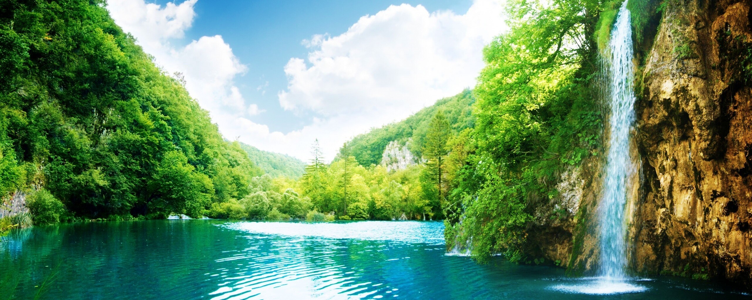 Водопад у реки обои