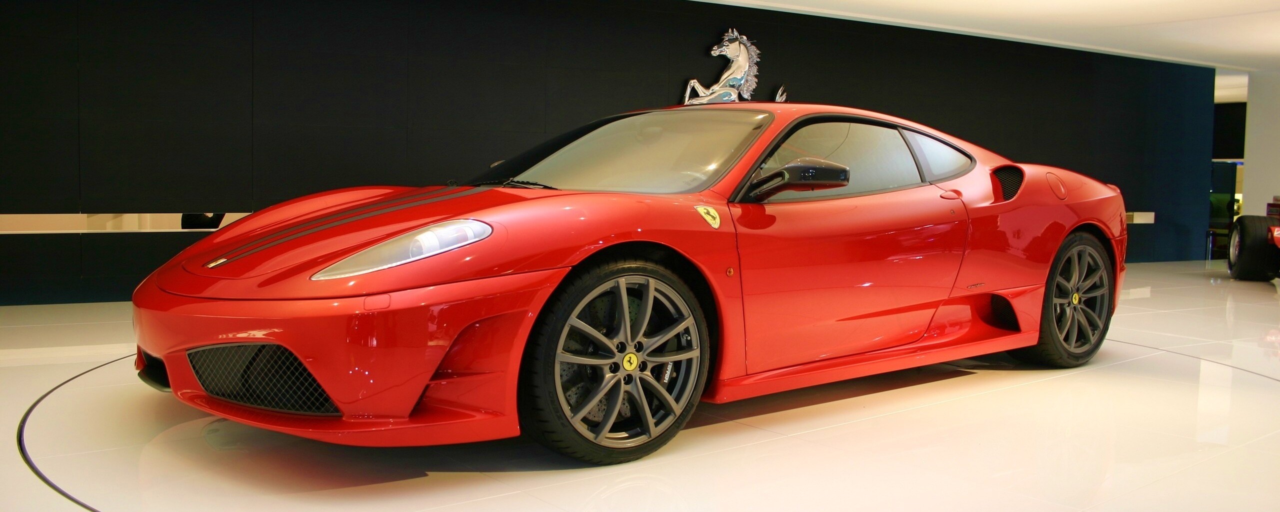 Ferrari F430 Scuderia на выставке обои