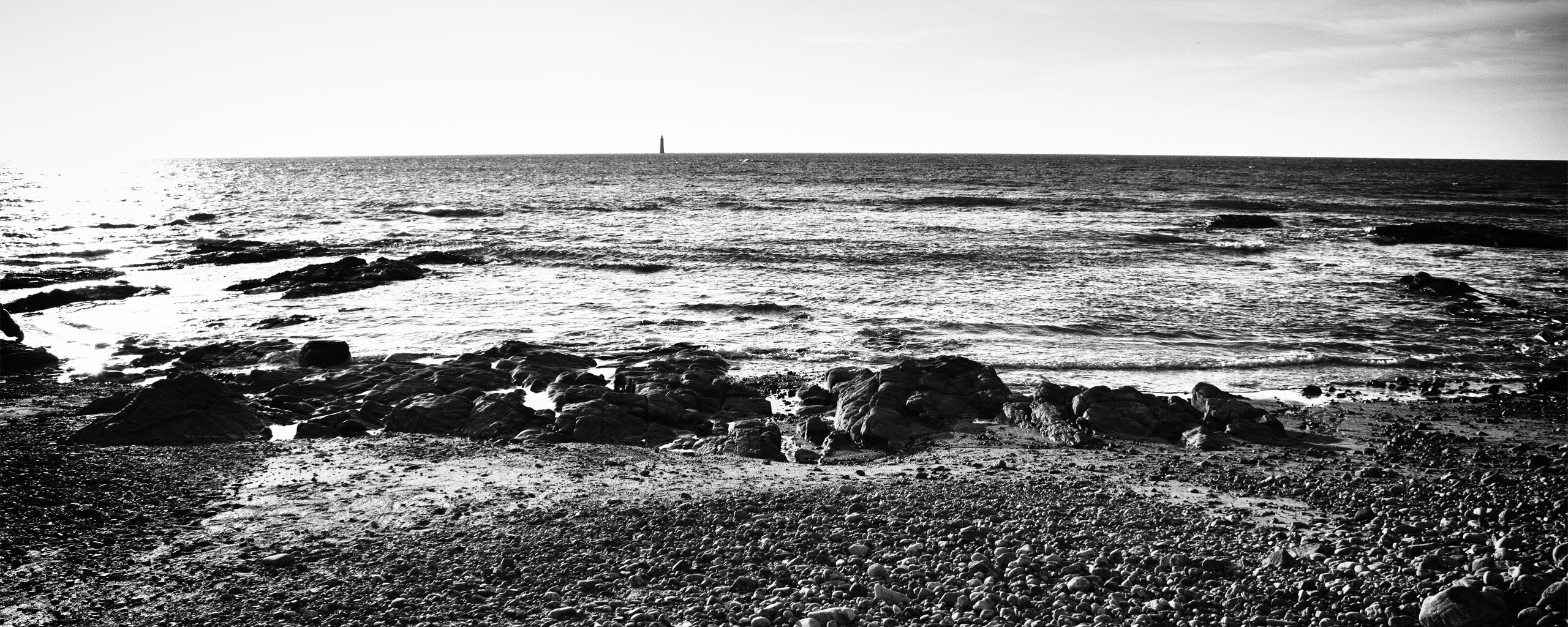 Чёрно-белое фото побережья обои