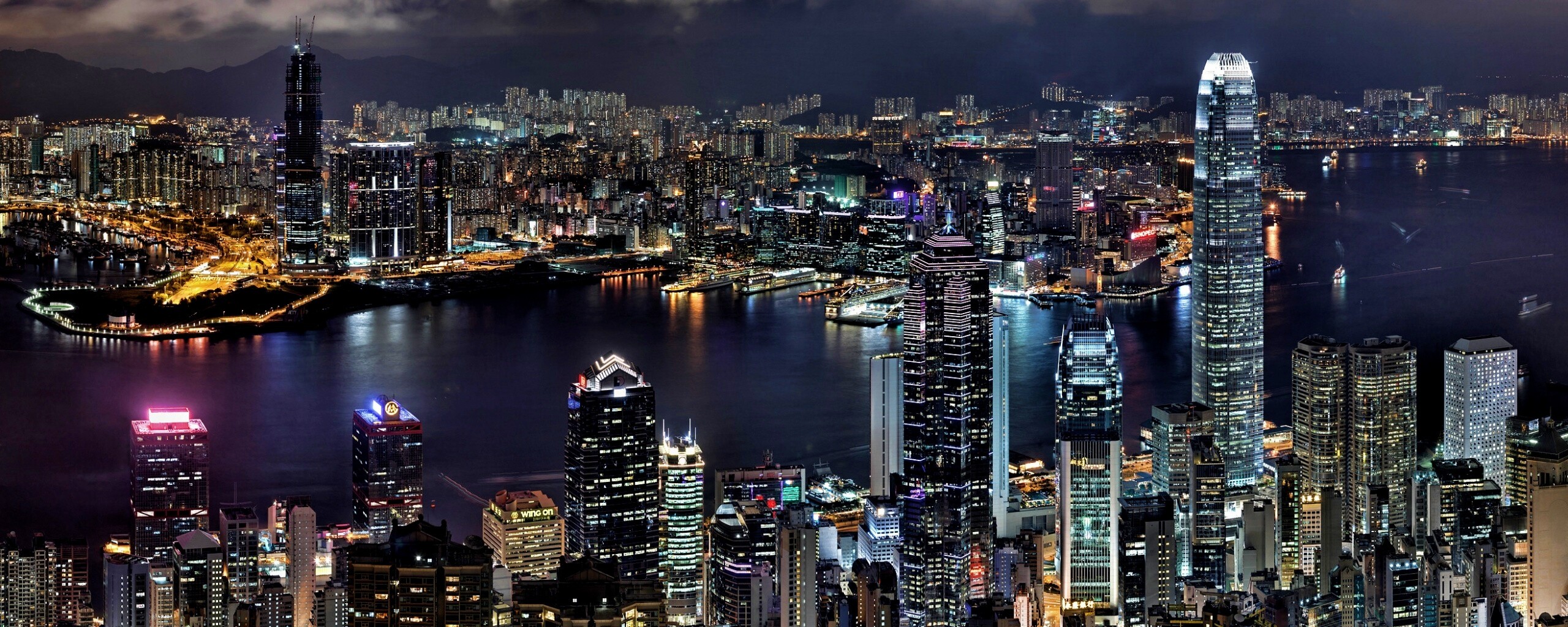 Небоскребы ночью обои