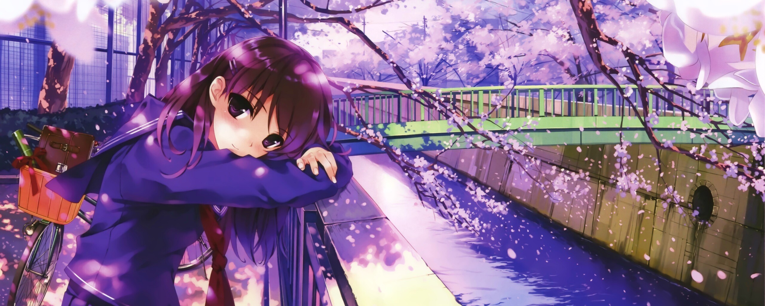 Девушка среди лепестков сакуры обои